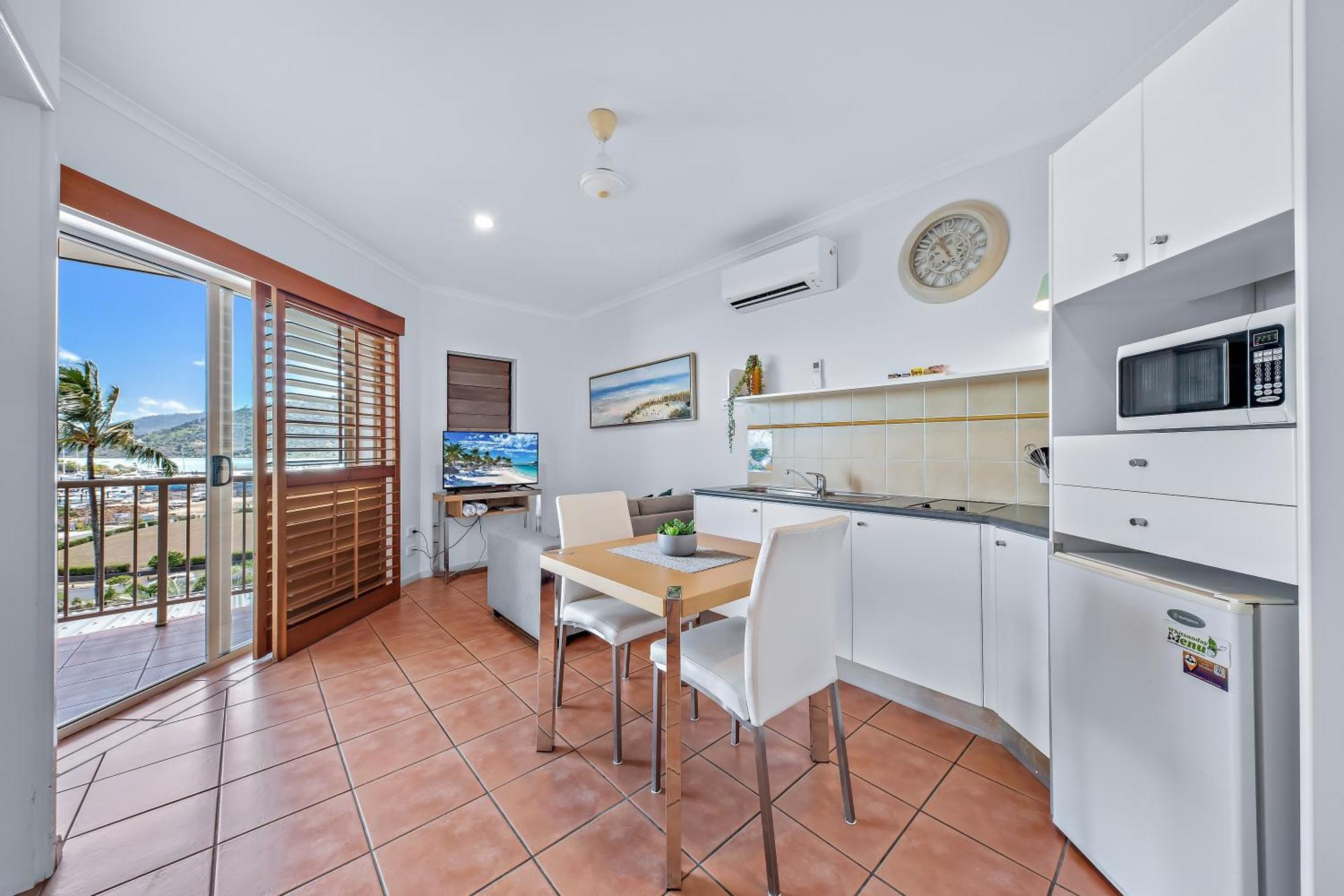 Spa Haven 17B Ocean View Airlie Beach Esterno foto