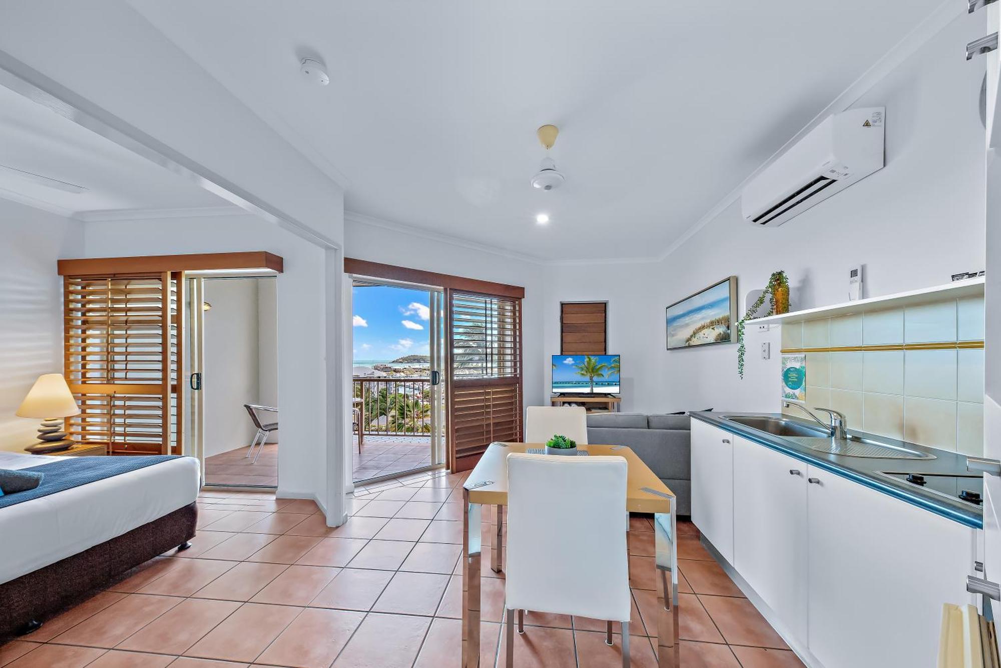 Spa Haven 17B Ocean View Airlie Beach Esterno foto