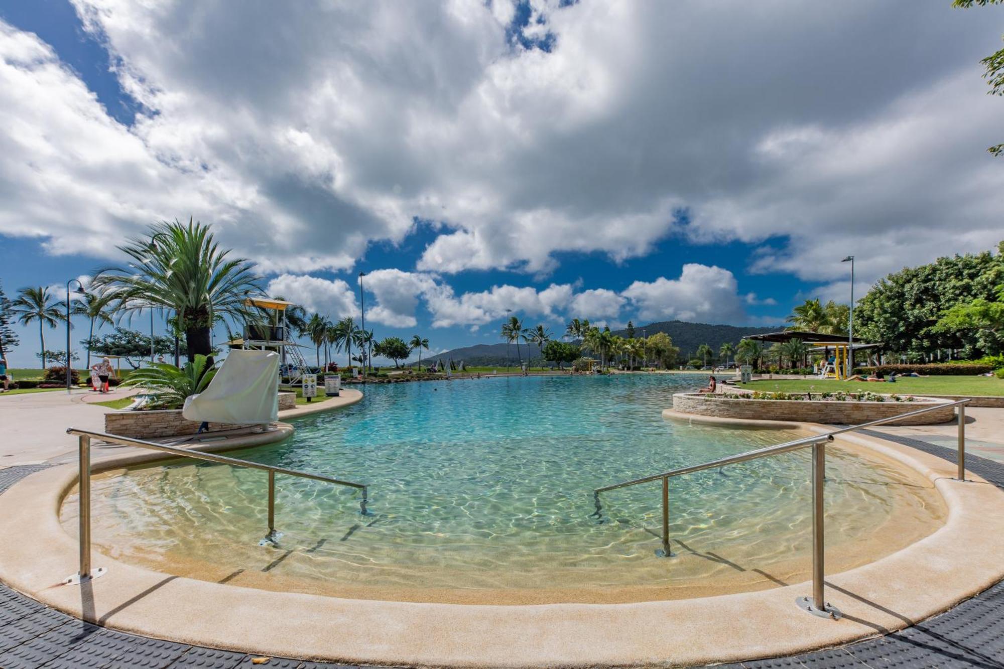 Spa Haven 17B Ocean View Airlie Beach Esterno foto