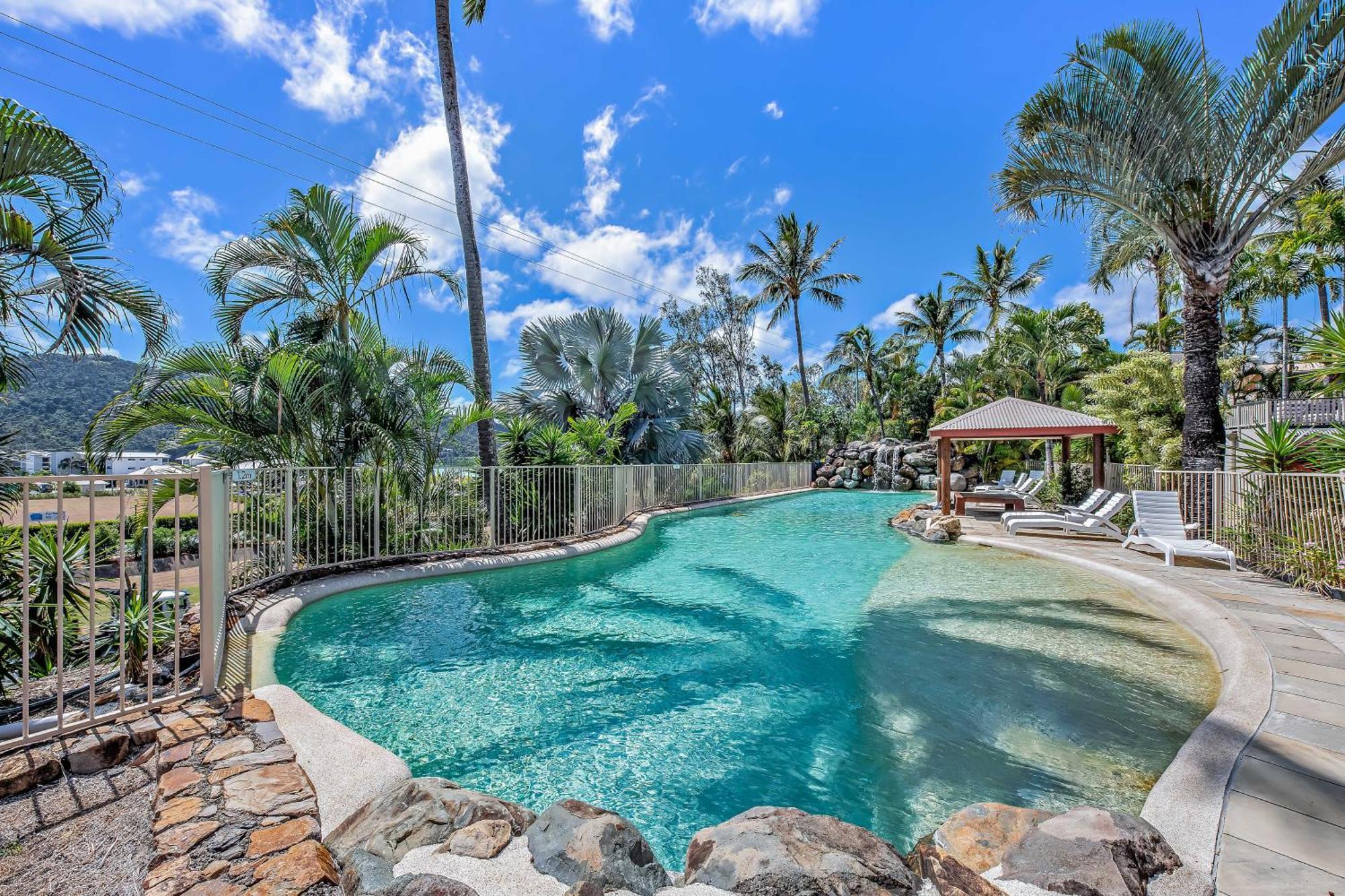 Spa Haven 17B Ocean View Airlie Beach Esterno foto